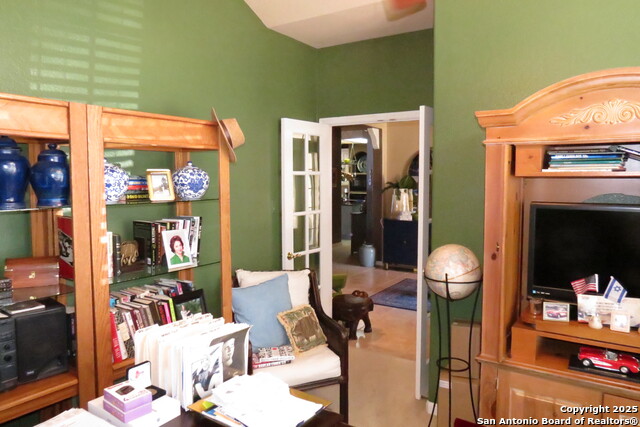 Image 7 of 38 For 2427 Redland Point