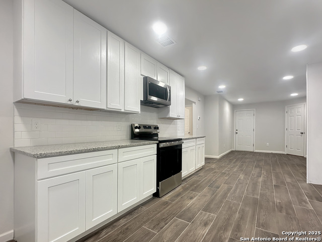 Image 10 of 21 For 307 Lyric