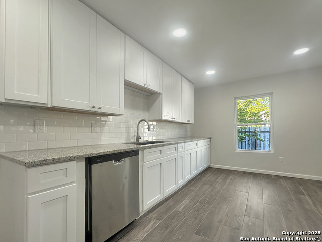 Image 11 of 21 For 307 Lyric