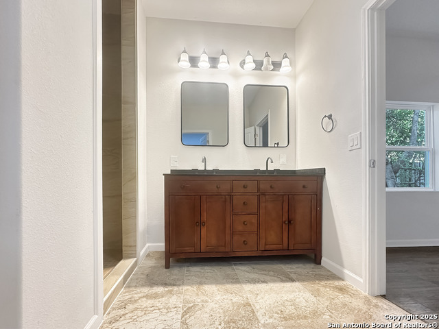 Image 14 of 21 For 307 Lyric