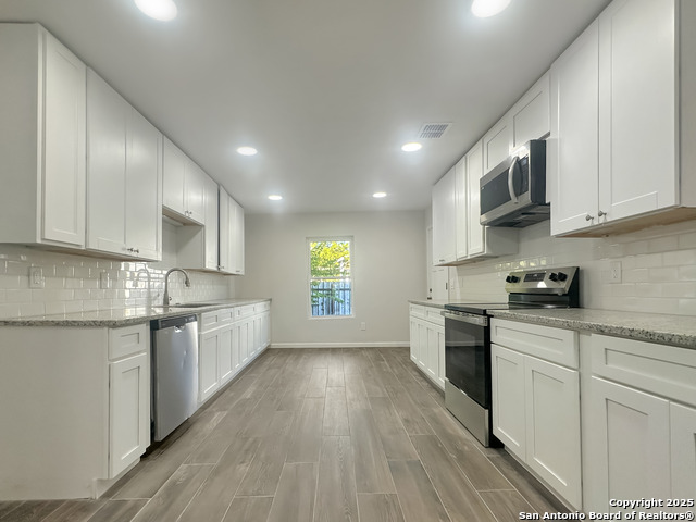 Image 9 of 21 For 307 Lyric