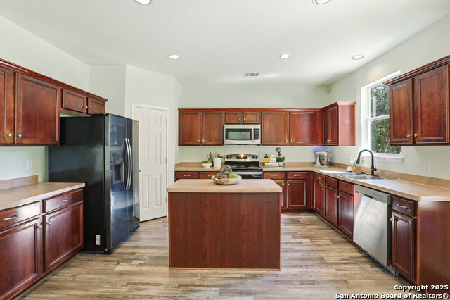 Image 10 of 35 For 7902 Live Oak