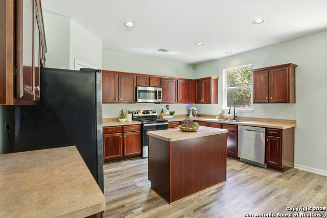 Image 11 of 35 For 7902 Live Oak