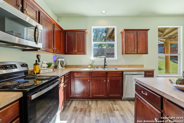 Image 12 of 35 For 7902 Live Oak