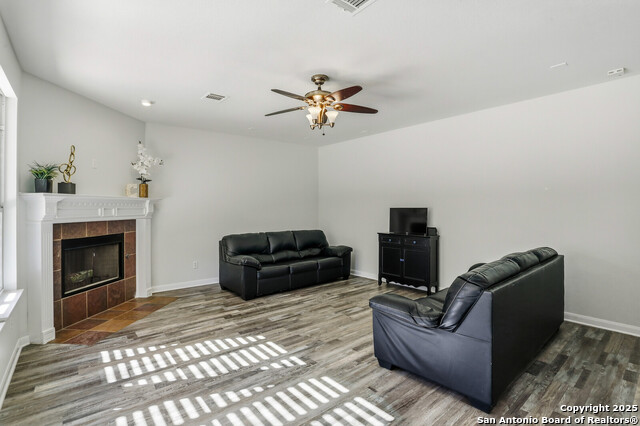 Image 16 of 35 For 7902 Live Oak