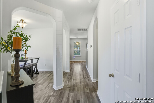 Image 4 of 35 For 7902 Live Oak