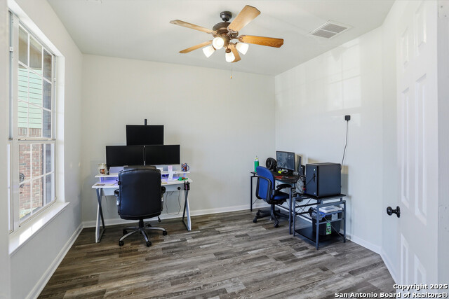 Image 5 of 35 For 7902 Live Oak