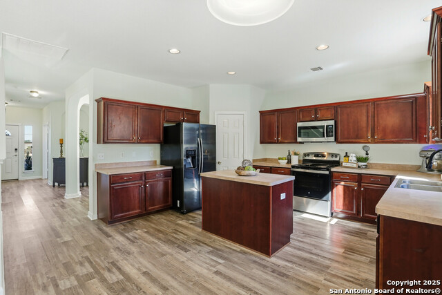 Image 9 of 35 For 7902 Live Oak