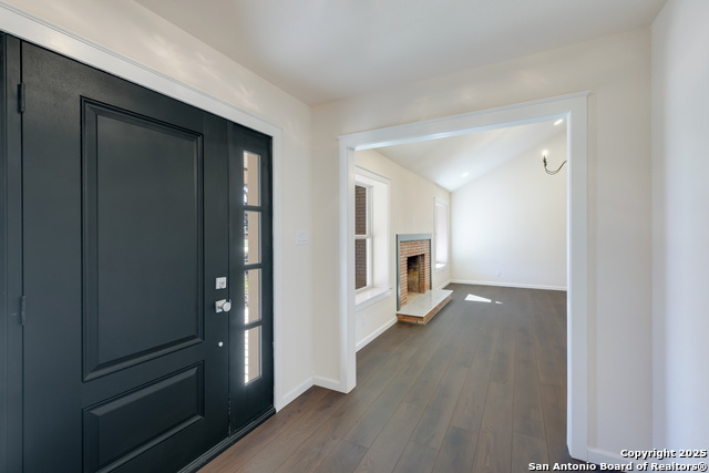 Listing photo id 0 for 355 Fm 1796  