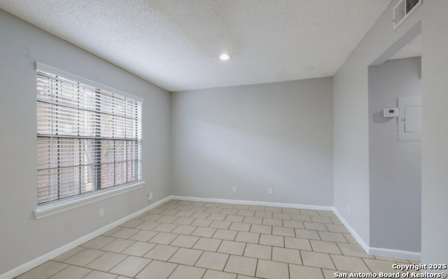 Image 5 of 19 For 5806 Rue Royale