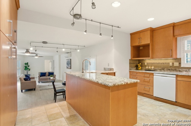 Image 16 of 36 For 112 Lyman