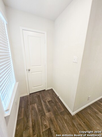 Image 10 of 25 For 437 Middle Green