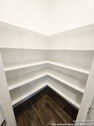 Image 7 of 25 For 437 Middle Green