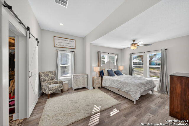 Image 17 of 27 For 226 Saint John