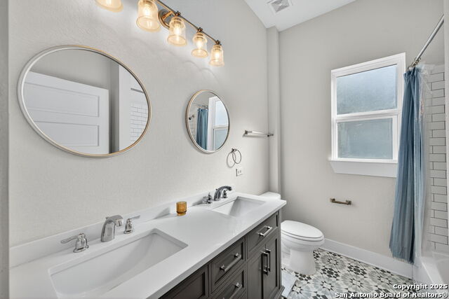 Image 21 of 27 For 226 Saint John