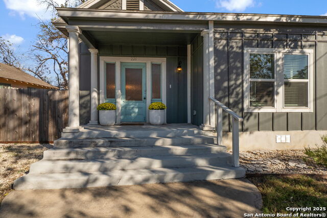 Image 4 of 27 For 226 Saint John