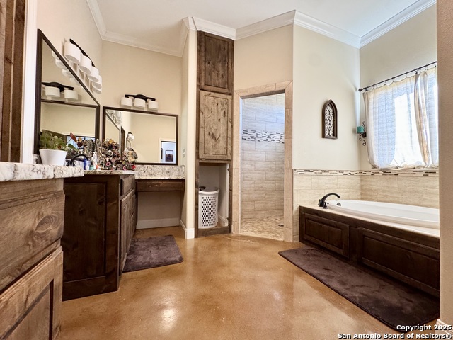 Listing photo id 13 for 16489 Fm 472