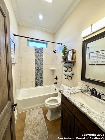 Listing photo id 16 for 16489 Fm 472