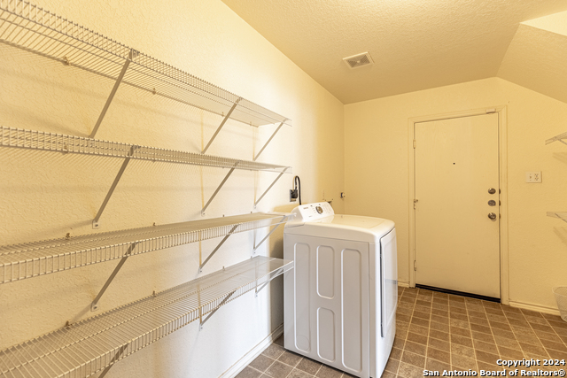 Image 15 of 40 For 3735 Amber Leaf