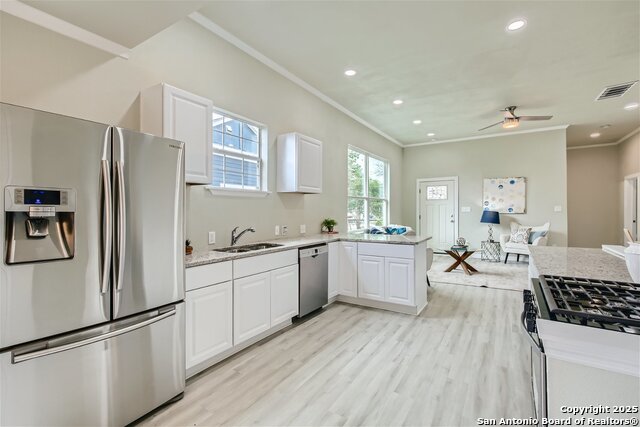 Image 15 of 32 For 517 Hicks Ave