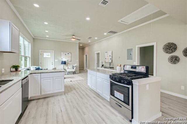 Image 16 of 32 For 517 Hicks Ave