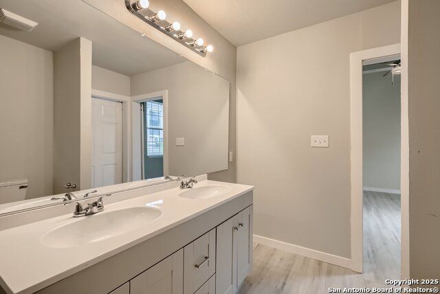 Image 21 of 32 For 517 Hicks Ave