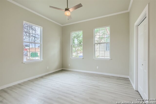 Image 23 of 32 For 517 Hicks Ave