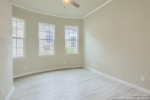 Image 24 of 32 For 517 Hicks Ave