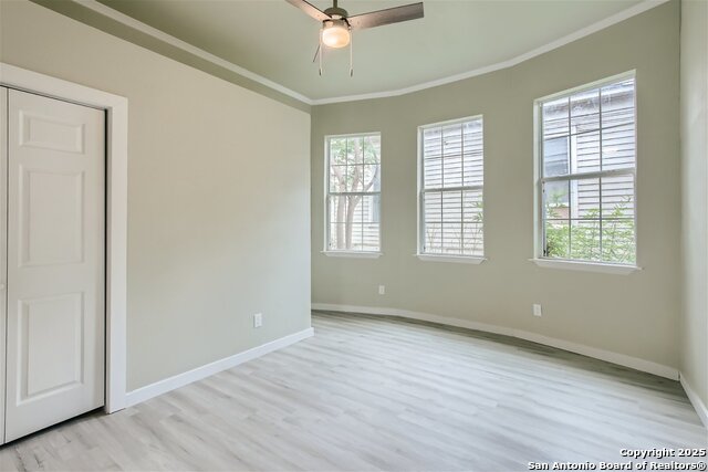 Image 25 of 32 For 517 Hicks Ave