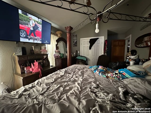 Image 10 of 25 For 2721 Mistletoe W