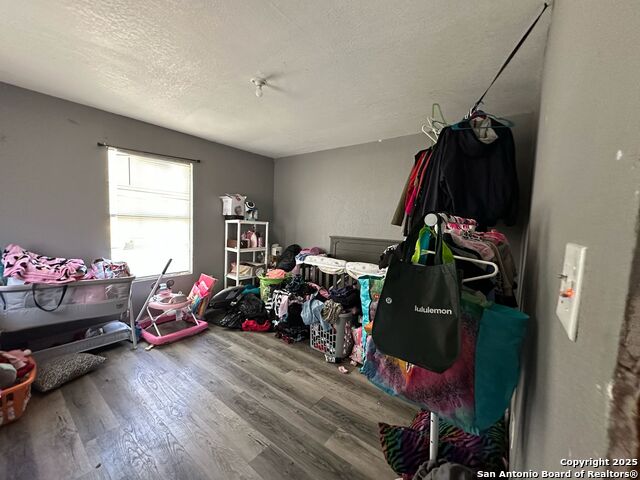 Image 12 of 25 For 2721 Mistletoe W