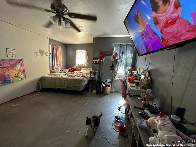 Image 18 of 25 For 2721 Mistletoe W