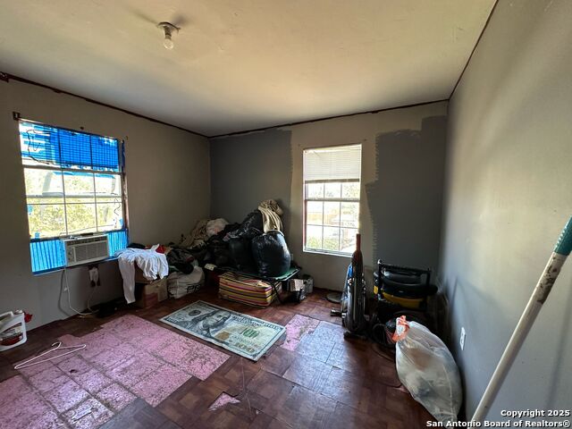 Image 19 of 25 For 2721 Mistletoe W