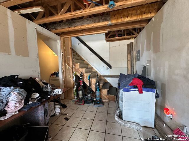 Image 21 of 25 For 2721 Mistletoe W