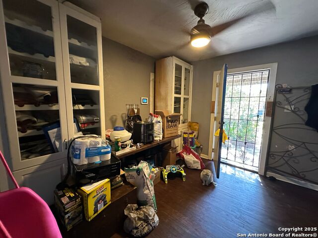 Image 4 of 25 For 2721 Mistletoe W