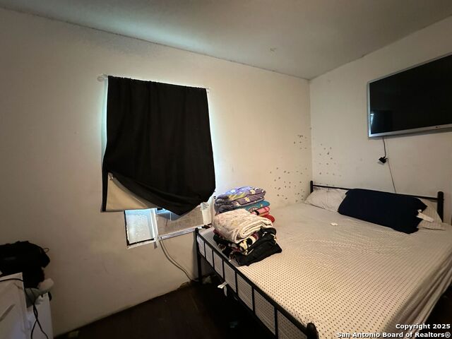 Image 7 of 25 For 2721 Mistletoe W