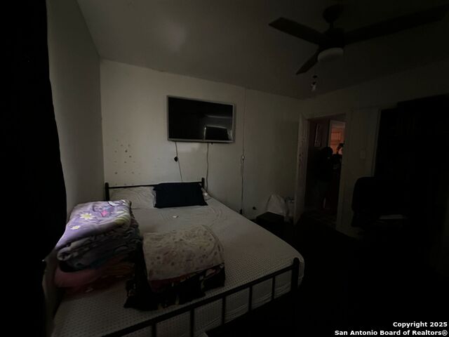 Image 8 of 25 For 2721 Mistletoe W