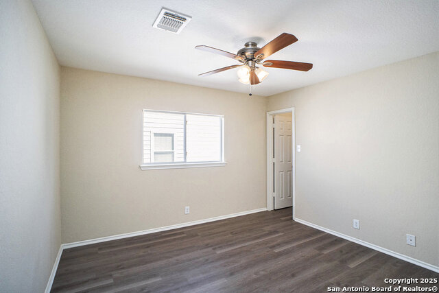 Image 11 of 16 For 8506 Collingwood