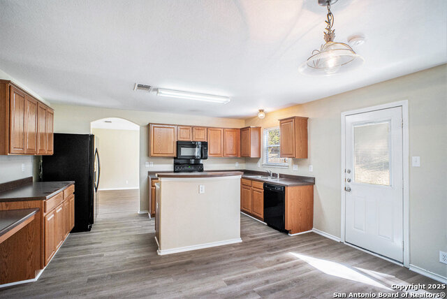 Image 4 of 16 For 8506 Collingwood