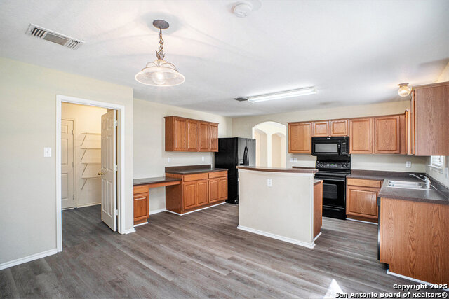 Image 5 of 16 For 8506 Collingwood