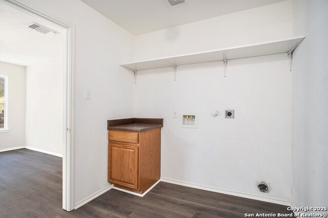 Image 8 of 16 For 8506 Collingwood