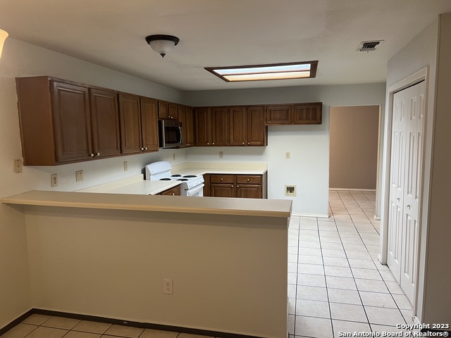 Image 7 of 16 For 10130 Sandyglen