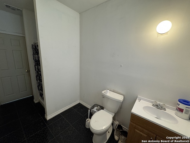 Image 18 of 23 For 401 Daniel W