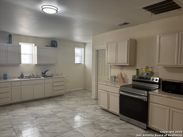 Image 5 of 23 For 401 Daniel W