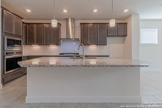 Listing photo id 11 for 12455 Diagon Alley