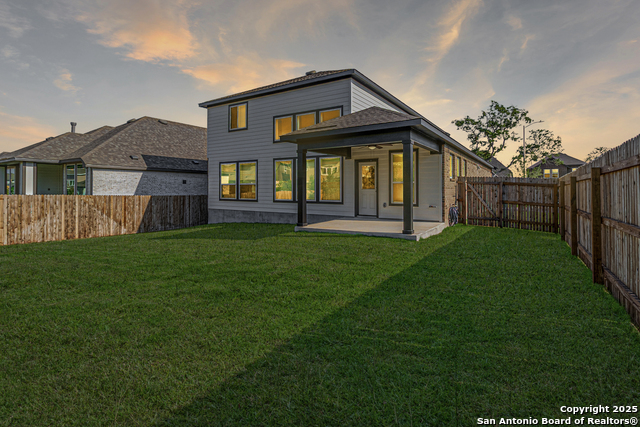 Listing photo id 43 for 12455 Diagon Alley