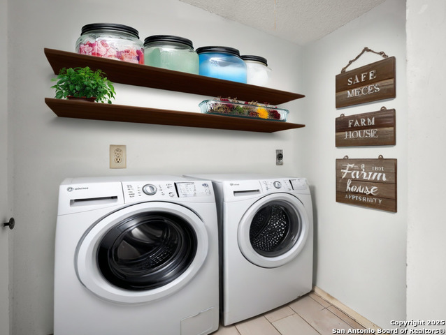 Image 14 of 28 For 11520 Huebner  302