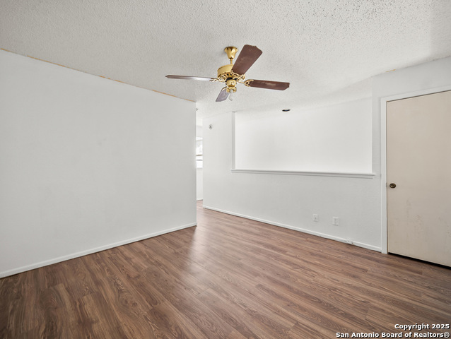 Image 19 of 28 For 11520 Huebner  302