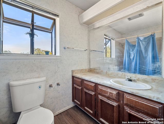 Image 23 of 28 For 11520 Huebner  302