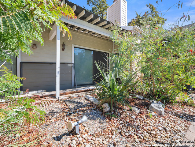 Image 26 of 28 For 11520 Huebner  302